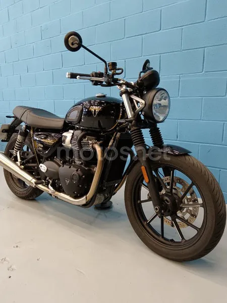 Triumph Street Twin - Vista 12