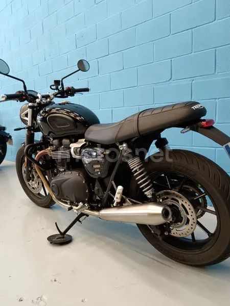 Triumph Street Twin - Vista 15