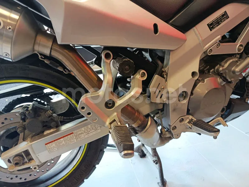 Suzuki V-Strom 1000 - Vista 11