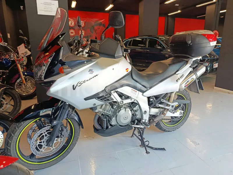 Suzuki V-Strom 1000 - Vista 3