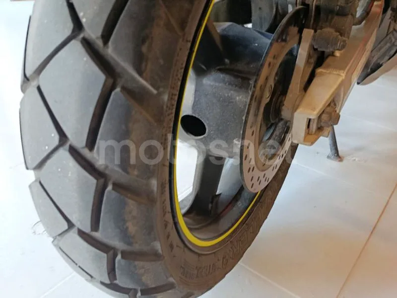 Suzuki V-Strom 1000 - Vista 10