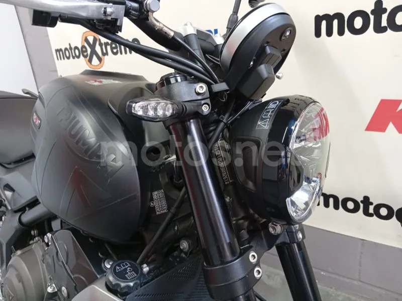 Triumph Trident 660 - Vista 12