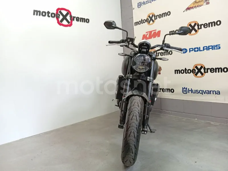 Triumph Trident 660 - Vista 8