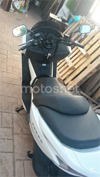 Honda Forza 300 - Vista 11