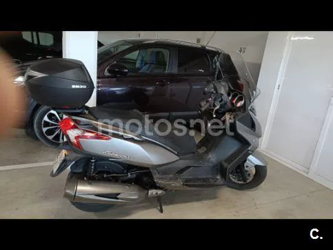 Kymco Super Dink 300 - Vista 6