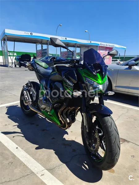 Kawasaki Z800 - Vista 3