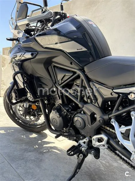 Benelli TRK 502 - Vista 3