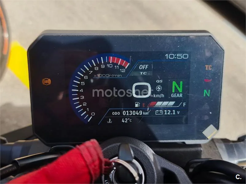 Suzuki GSX-8S - Vista 4