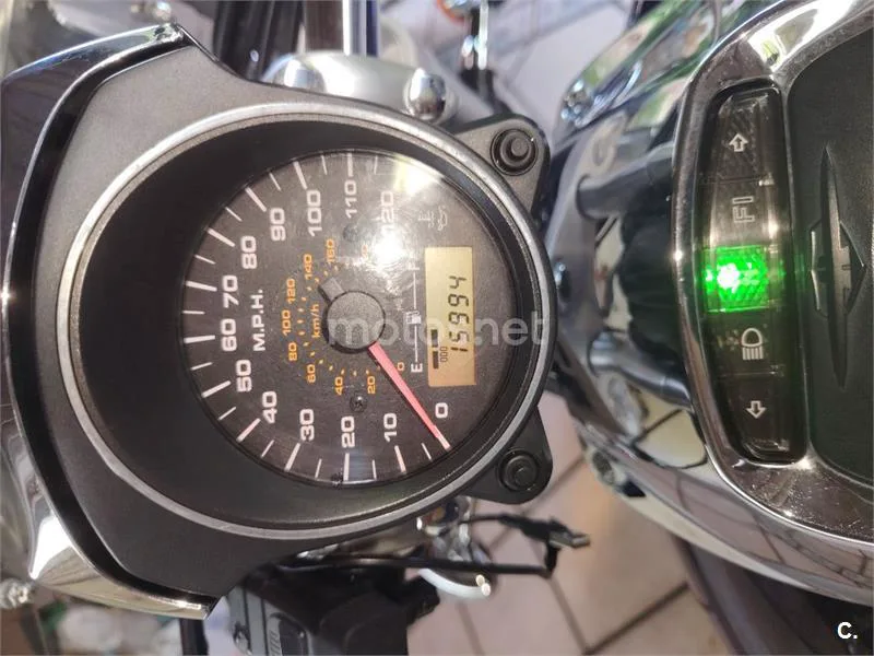 Suzuki Intruder M800 - Vista 9