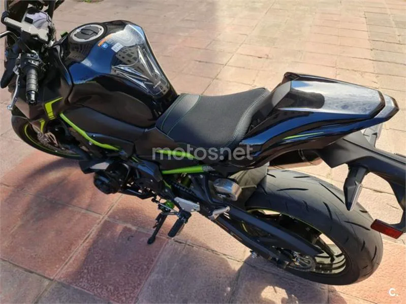 Kawasaki Z900 - Vista 3