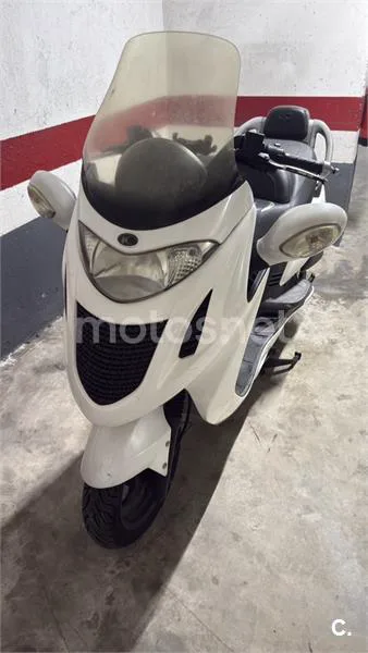 Kymco Grand Dink 125 950 € 2007 Barcelona - 1