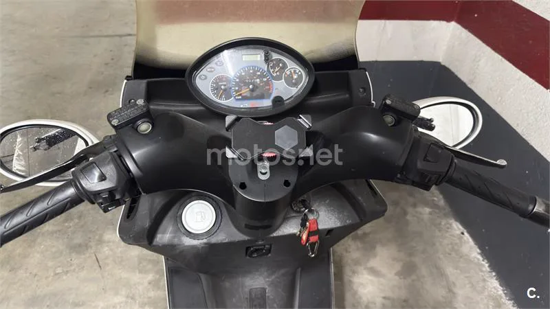Kymco Grand Dink 125 - Vista 7