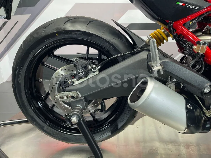 Ducati Monster 797 - Vista 13