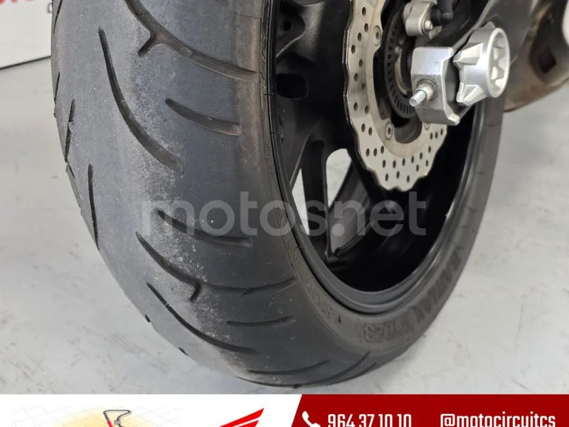 Yamaha MT-07 - Vista 8