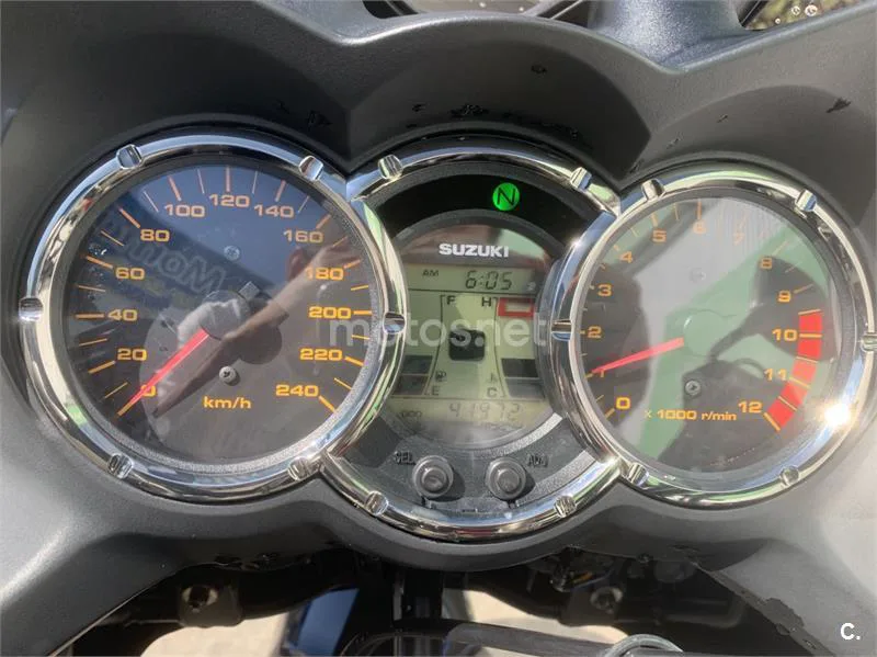 Suzuki V-Strom 1000 - Vista 6