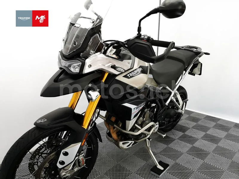 Triumph Tiger 900 - Vista 19