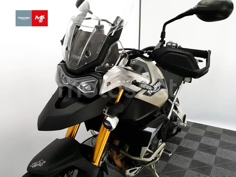 Triumph Tiger 900 - Vista 21