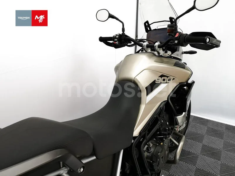 Triumph Tiger 900 - Vista 8