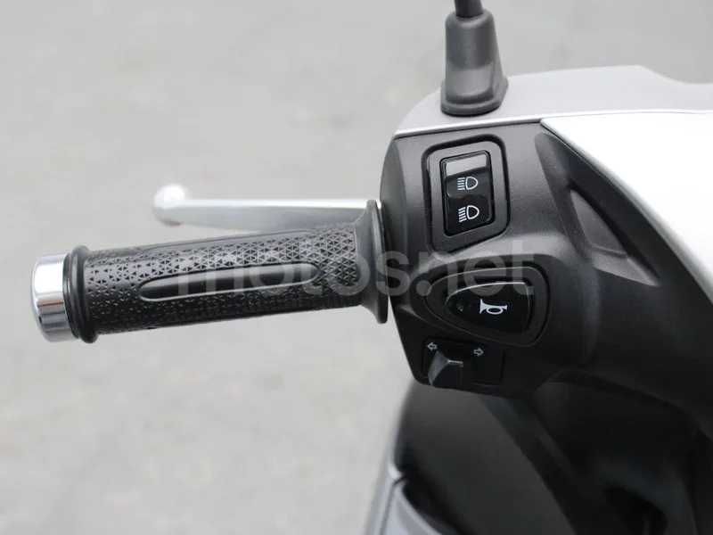 Honda SH125i - Vista 12