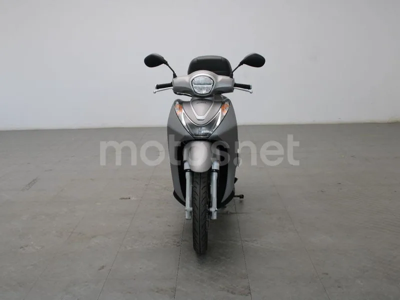 Honda SH125i - Vista 3