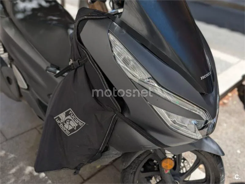 Honda PCX125 - Vista 6