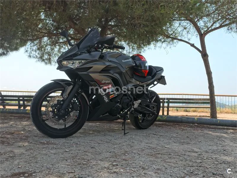 Kawasaki Ninja 650 - Vista 3