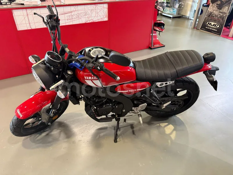 Yamaha XSR125 - Vista 3