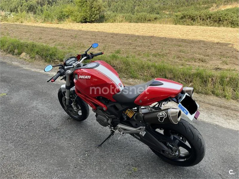 Ducati Monster 696 - Vista 3