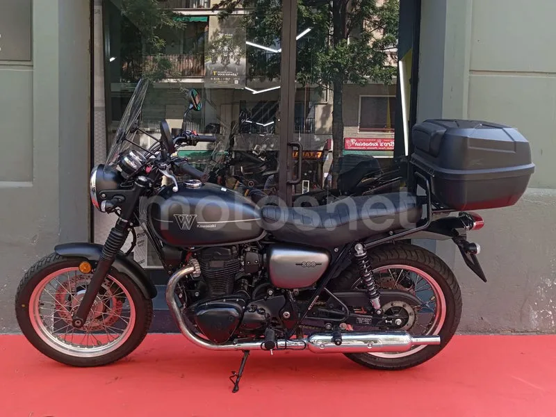 Kawasaki W800 - Vista 4