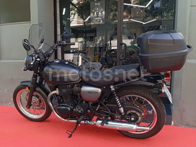 Kawasaki W800 - Vista 5