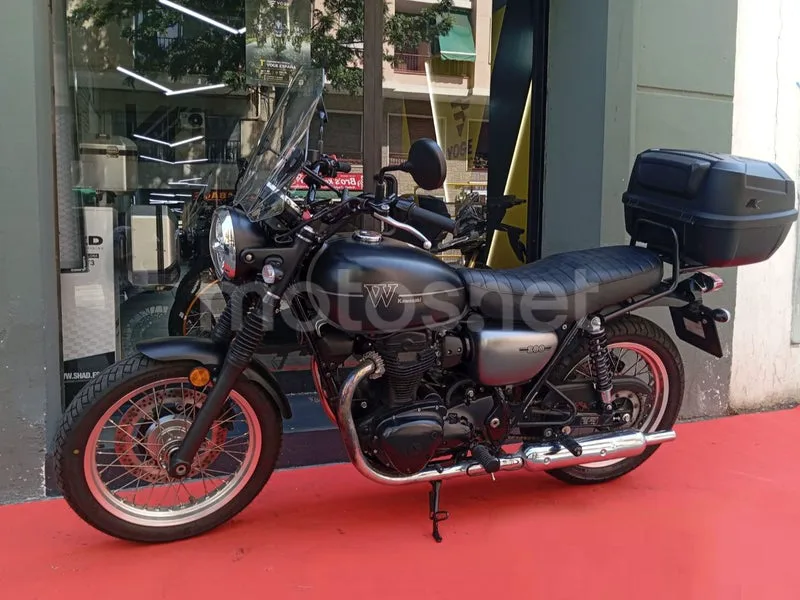 Kawasaki W800 - Vista 6