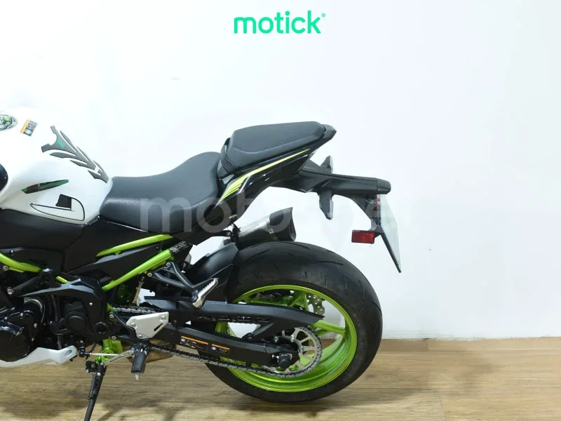 Kawasaki Z900 - Vista 9