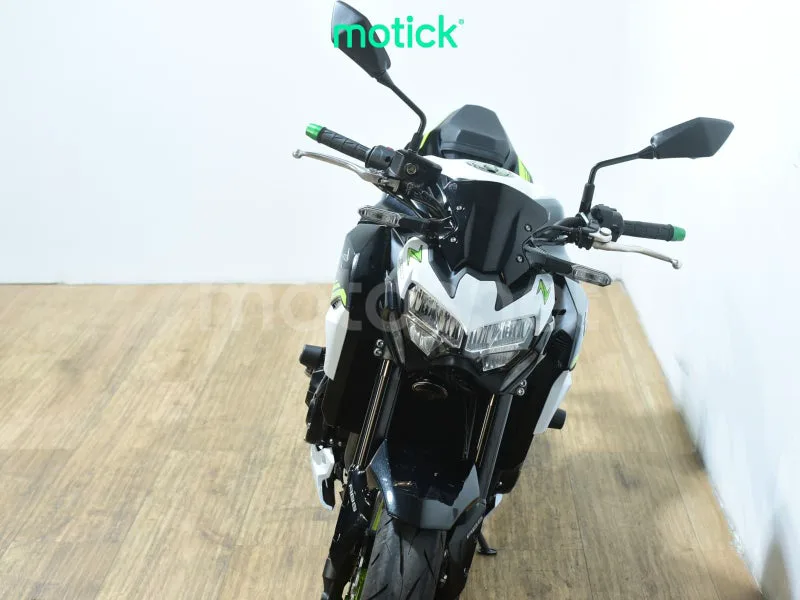 Kawasaki Z900 - Vista 11