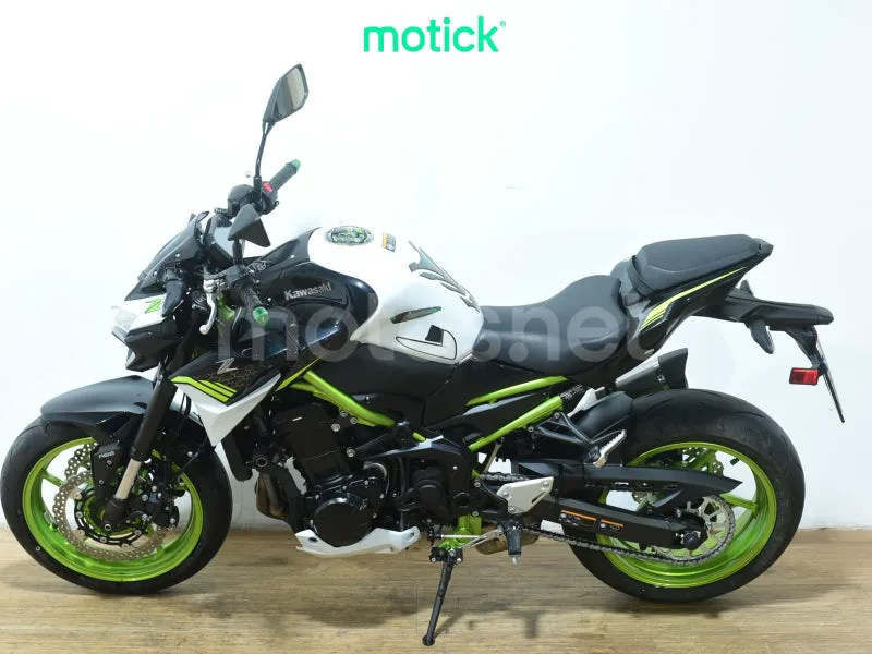 Kawasaki Z900 - Vista 7