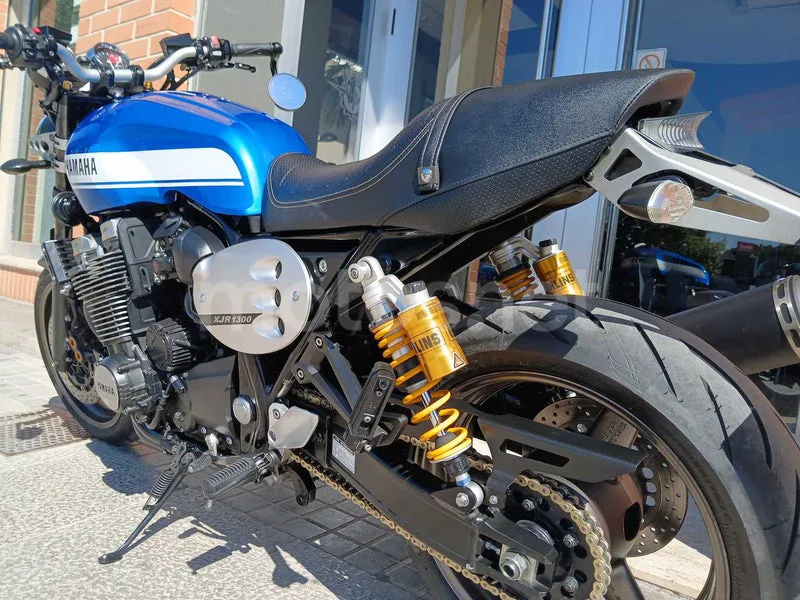 Yamaha XJR1300 - Vista 16