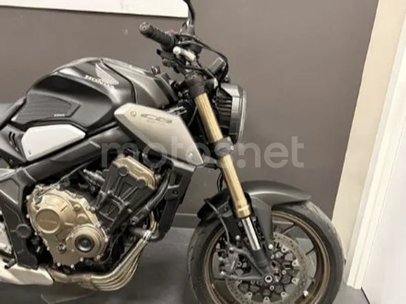 Honda CB650R - Vista 5