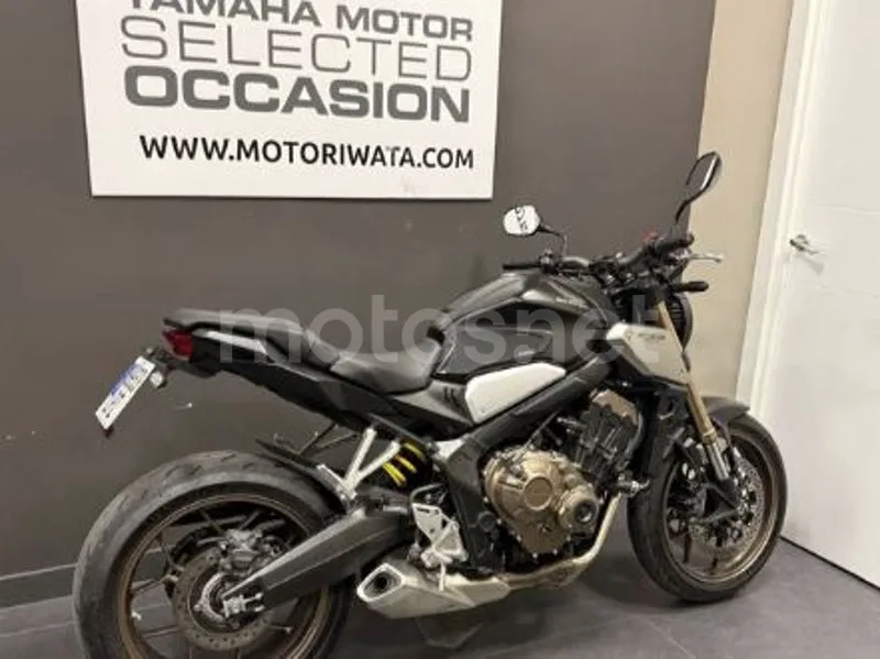 Honda CB650R - Vista 6