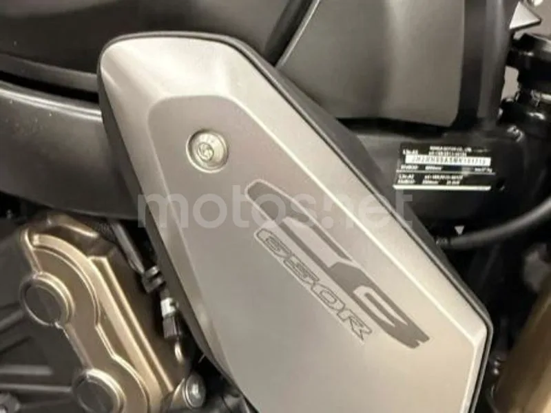 Honda CB650R - Vista 9