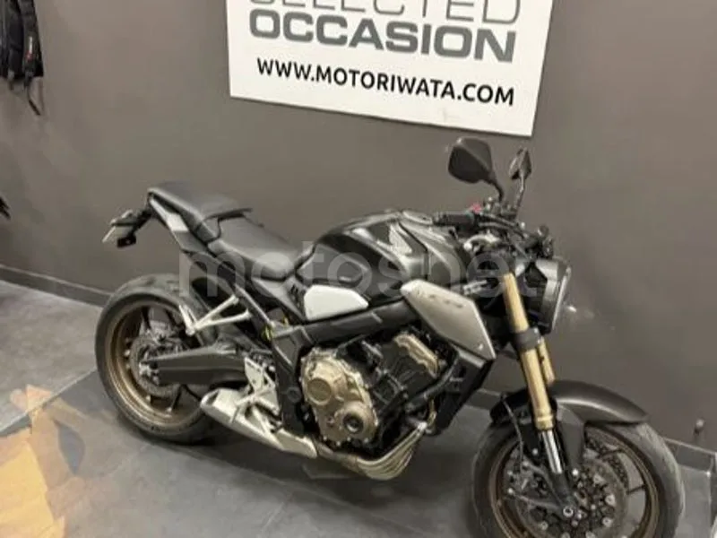Honda CB650R - Vista 10