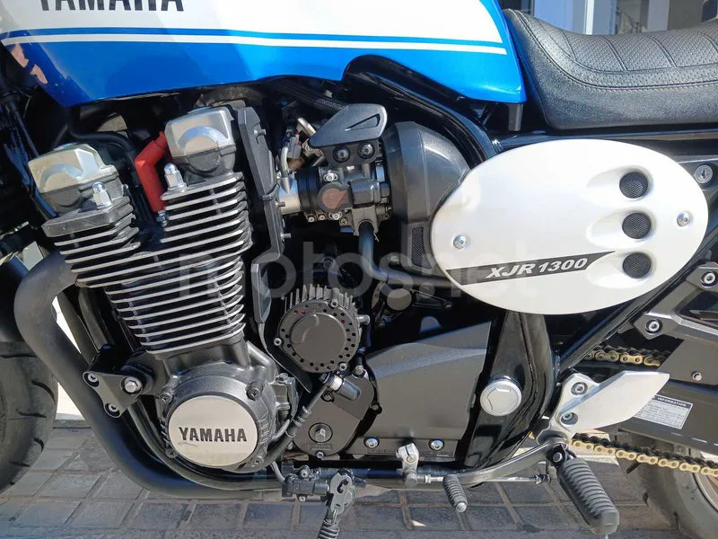 Yamaha XJR1300 - Vista 13