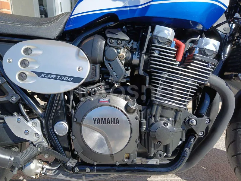 Yamaha XJR1300 - Vista 8