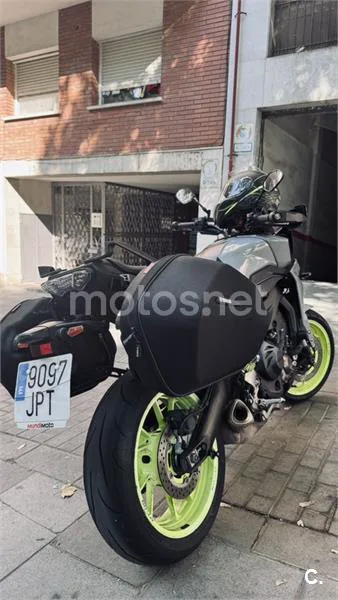 Yamaha MT-09 Tracer - Vista 11