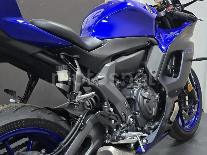 Yamaha YZF-R7 - Vista 7