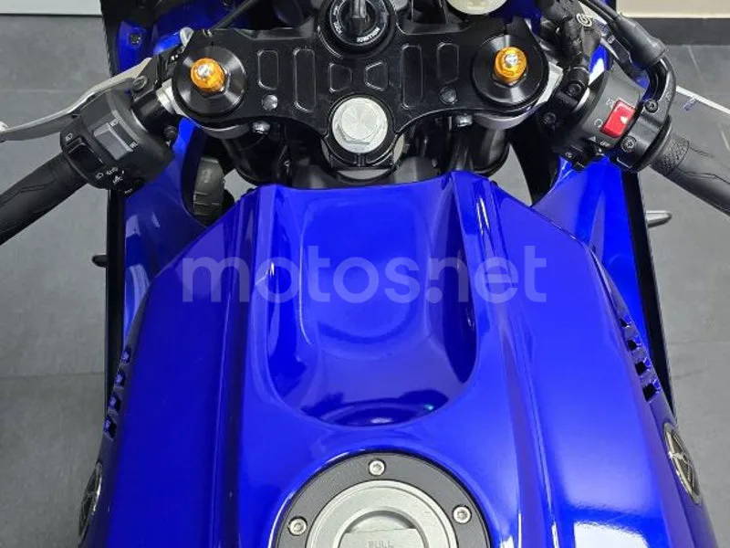 Yamaha YZF-R7 - Vista 9
