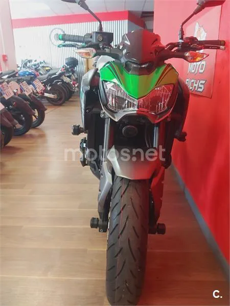 Kawasaki Z900 - Vista 11