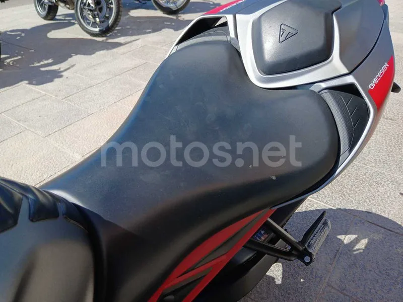 Triumph Street Triple - Vista 14