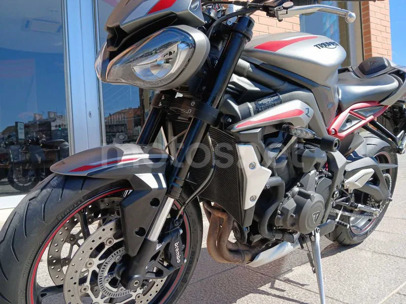 Triumph Street Triple - Vista 17
