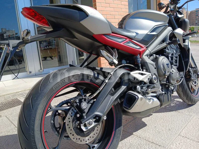Triumph Street Triple - Vista 4