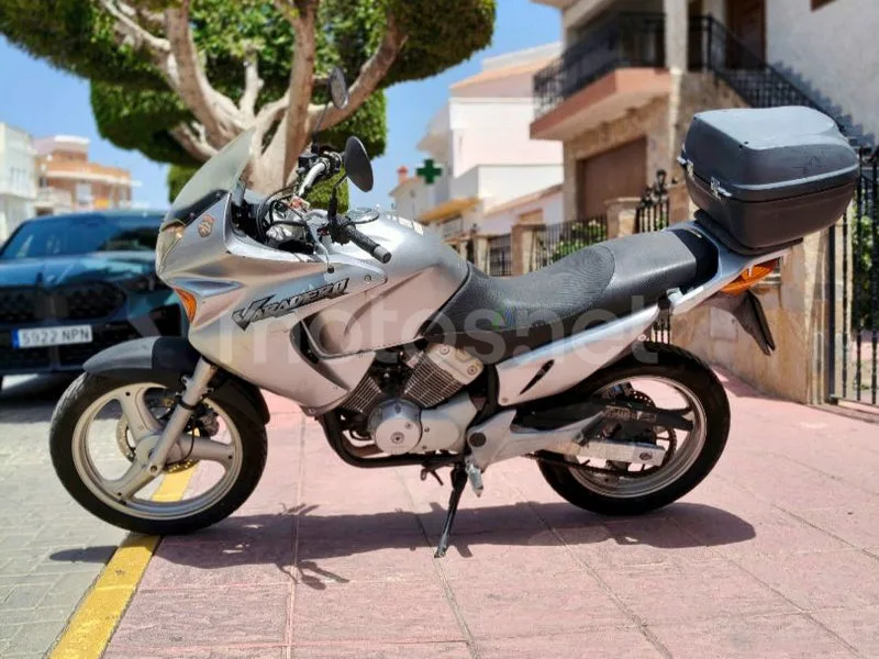Honda XL125V Varadero - Vista 3