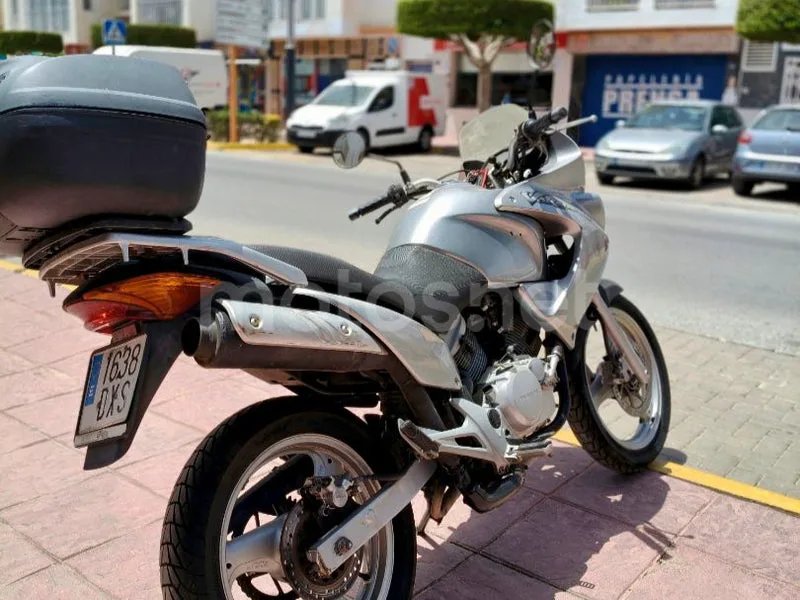 Honda XL125V Varadero - Vista 6